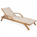 Lettino prendisole reclinabile curvo in acacia naturale e textilene beige, 200 x 65 x 35 cm